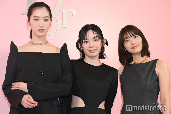 片岡凜、宮崎優、鳴海唯(C)モデルプレス