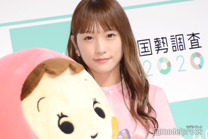 ロングヘアの川栄李奈(C)モデルプレス