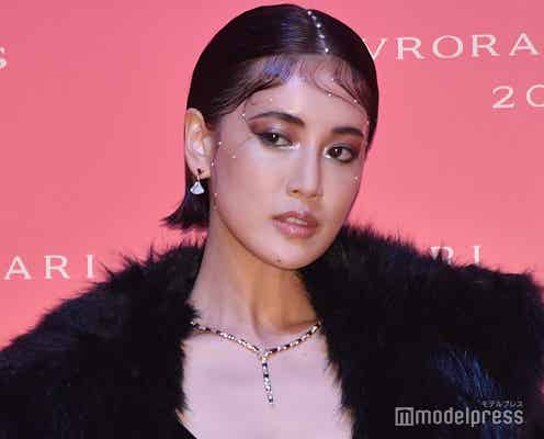 藤井夏恋、美バストちらり ラインストーンメイクも個性的<BVLGARI AVRORA AWARDS 2022>