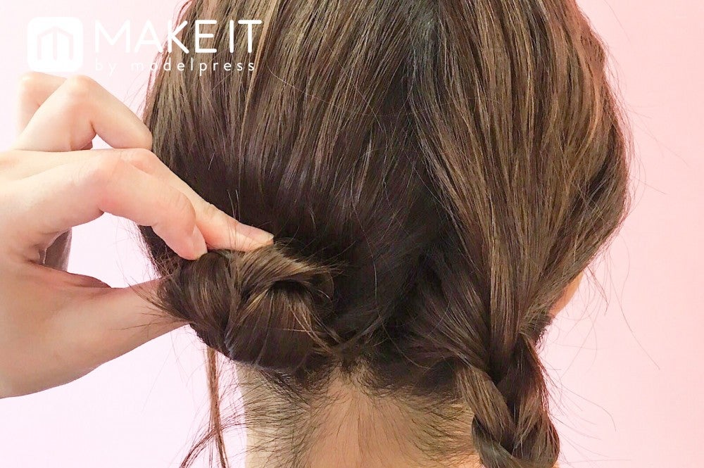 ショートヘア 簡単アレンジ5選 短くてもできる ヘアピン 三つ編み アップヘアなど モデルプレス