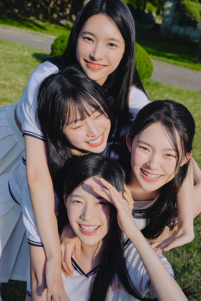 ユナ、ジヒョン、ユイサ、ジョンウン(C)BELIFT LAB Inc. ALL RIGHTS RESERVED.