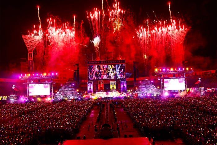 「ハマの夜祭り番長襲名記念 ももクロ夏のバカ騒ぎ2025 in 横浜スタジアム」(C)さいちょー