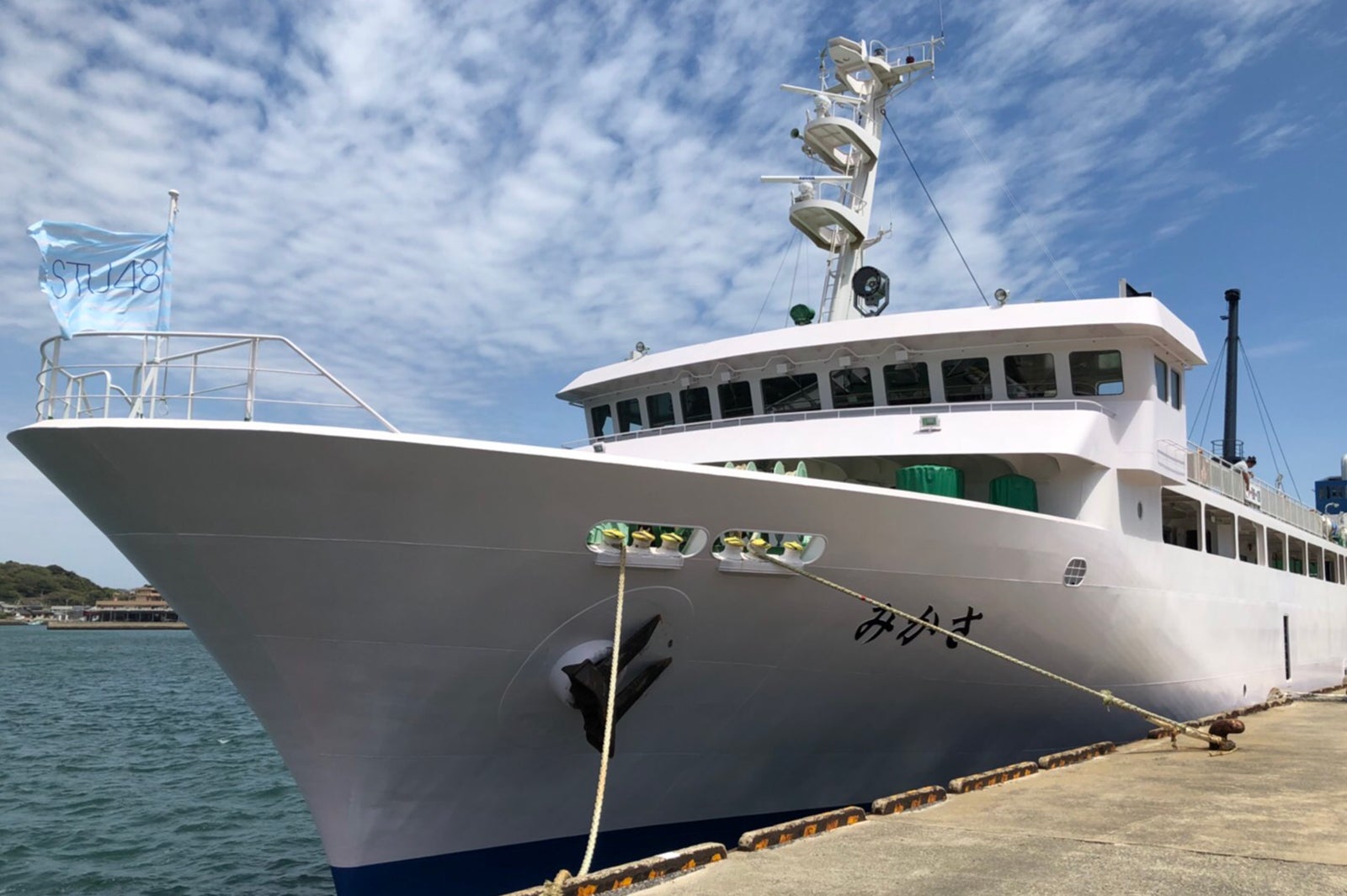 劇場使用船外観 （C）STU48