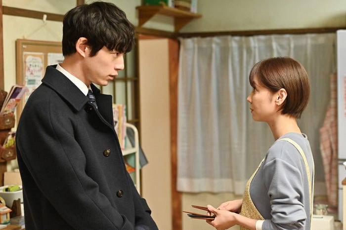 坂口健太郎、倉科カナ/「婚姻届に判を捺しただけですが」最終話より(C)TBS