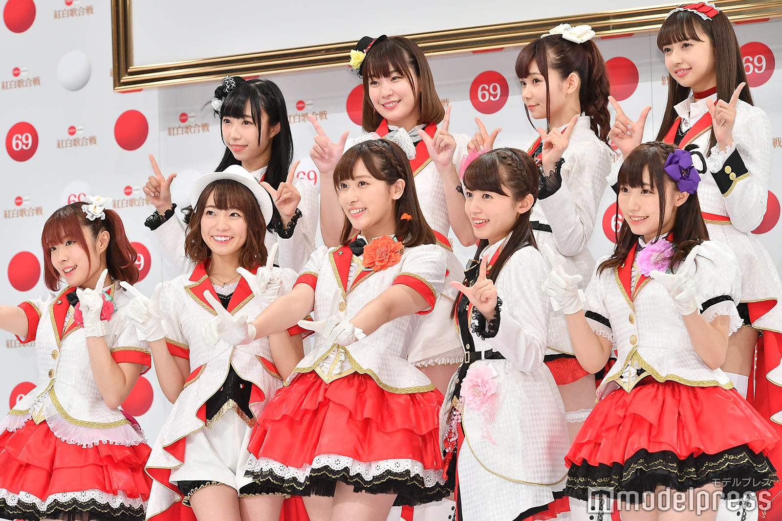 Aqours／（前列左から）降幡愛、斉藤朱夏、伊波杏樹、逢田梨香子、鈴木愛奈（後列左から）小林愛香、高槻かなこ、諏訪ななか、小宮有紗（C）モデルプレス