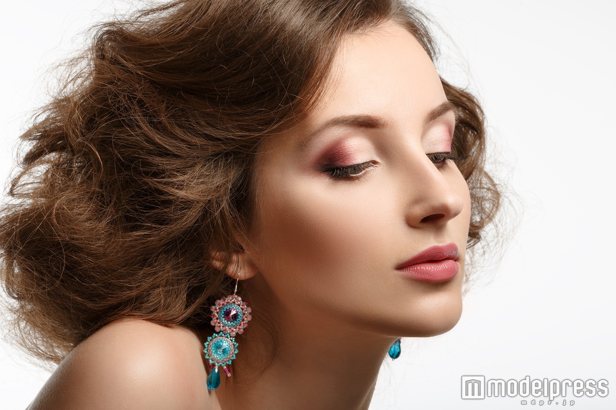 ショートヘアのアレンジも簡単（Photo by fotoatelie）