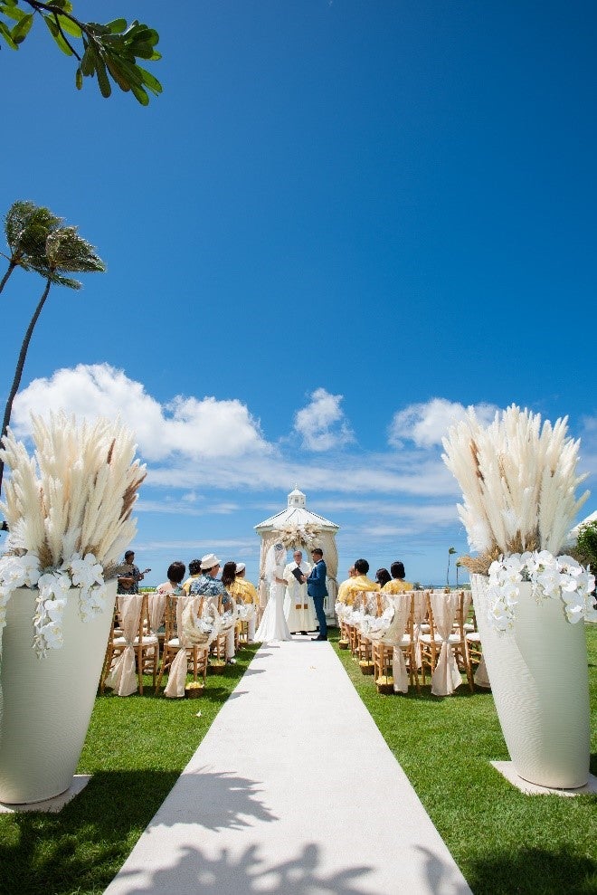 高橋ユウ＆卜部弘嵩の挙式より（C）ワタベウェディング