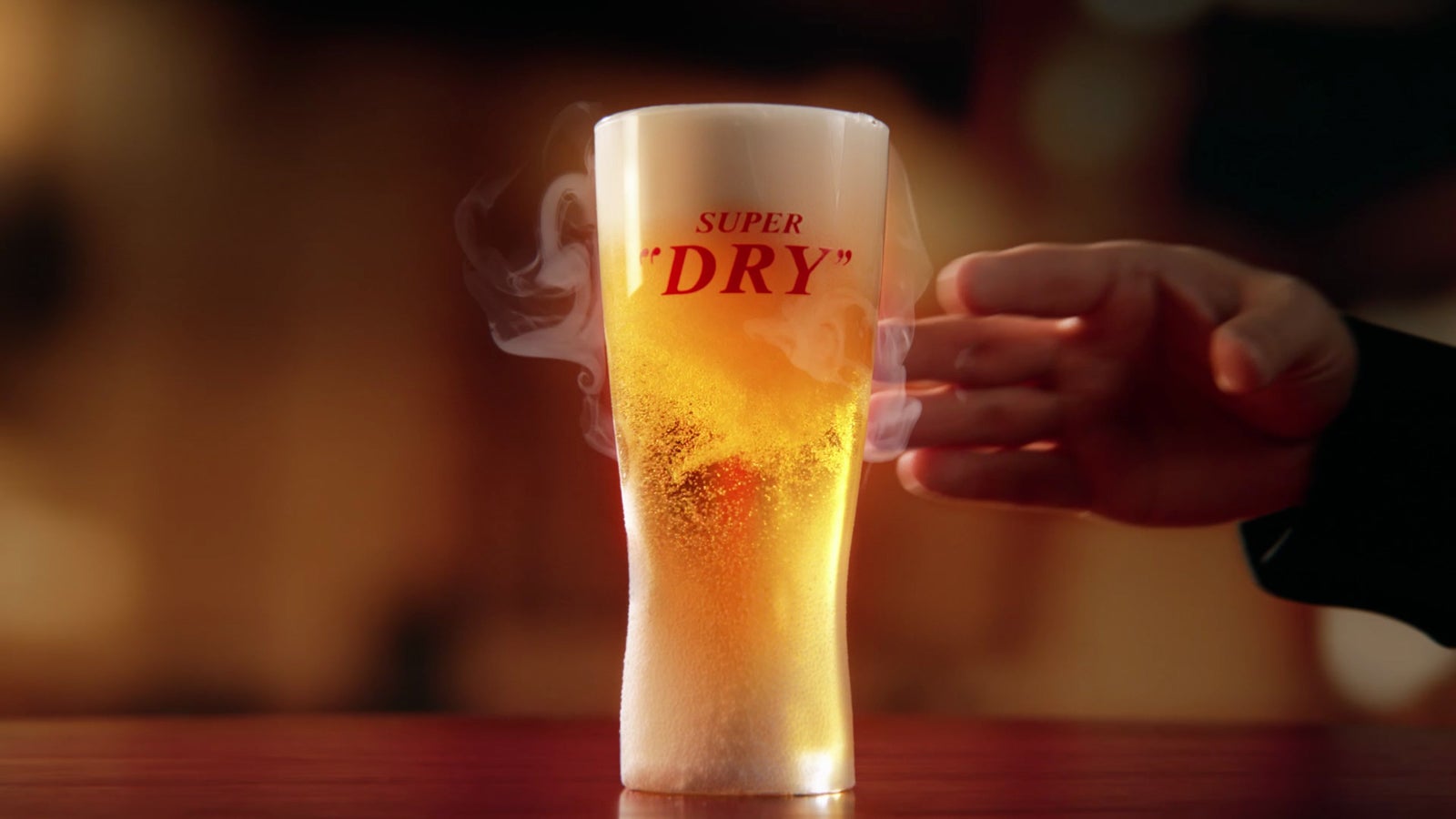 「アサヒスーパードライ」新CM（提供写真）