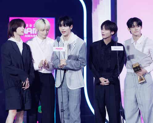 TXTスビン、色気漂う“ヘルメット外し”に悶絶の声止まず 2曲パワフルパフォーマンス<2023 MAMA AWARDS DAY1>