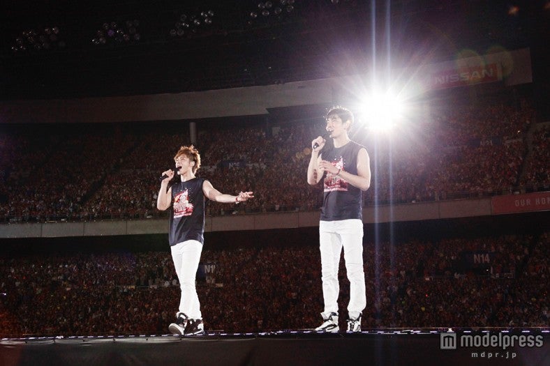 東方神起（左から）ユンホ、チャンミン