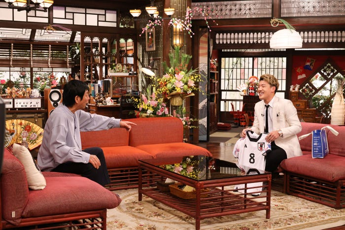 明石家さんま、堂安律(C)カンテレ・フジテレビ