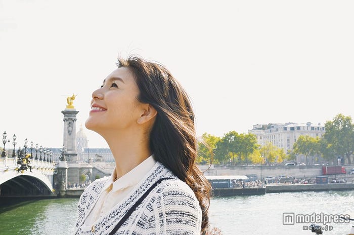 知花くらら「くららと言葉」より/画像提供:講談社