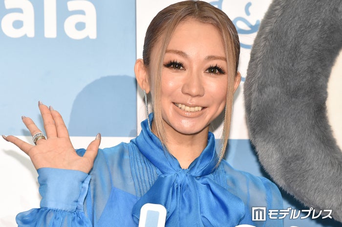 倖田來未、13歳息子との母の日2ショット披露に反響「息子さん背が高い」「絵になる親子」