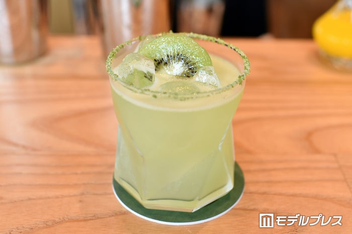 キウイ 胡椒 サワー1,800円（税抜）（C）ビューティーガール