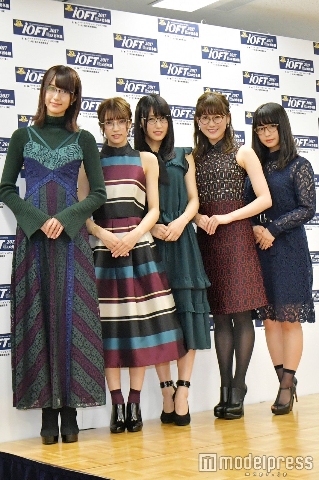 （左から）土生瑞穂、小林由依、菅井友香、守屋茜、長濱ねる（C）モデルプレス