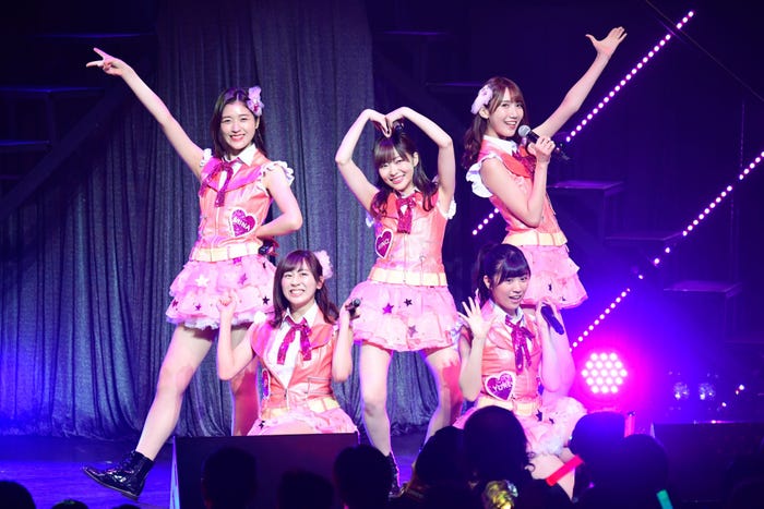 指原莉乃らによる「覚えてください」/「HKT48コンサート in 東京ドームシティホール~今こそ団結!ガンガン行くぜ8年目!~」(C)AKS