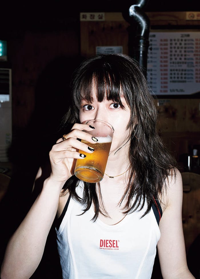 「Bailar 山本舞香1stフォト&スタイルブック」より(宝島社)