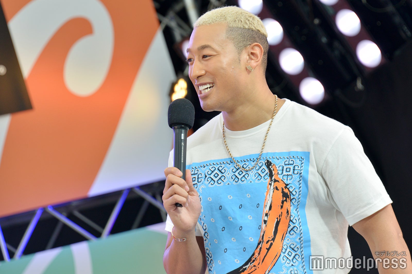 関口メンディー、“ファン”aikoからコールされ喜ぶ ぬいぐるみはもらえず＜年越しCDTV＞