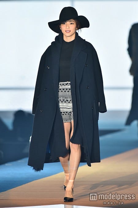 中村アン ショーパンで美脚チラ見せ クールなモノトーンコーデで魅了 Girlsaward 15 A W モデルプレス 中村アン ショーパンで美脚チラ見せ クールなモノトーンコーデで魅了 Girlsaward 15 A W モデルプレス