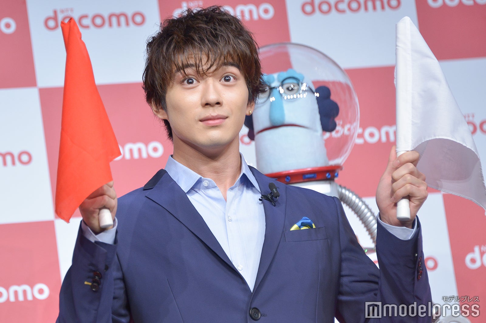 考え中 （C）モデルプレス