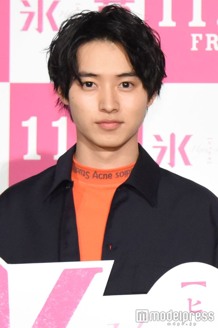 山崎賢人ヘア変遷 短髪 長髪 リーゼント 長さ 多彩アレンジで雰囲気ガラリ モデルプレス 山崎賢人ヘア変遷 短髪 長髪 リーゼント 長さ 多彩アレンジで雰囲気ガラリ モデルプレス