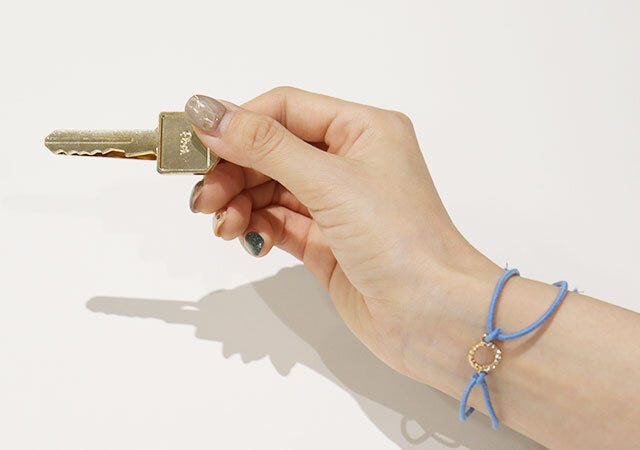 ダイソー　静電気ブレスレット　使用例