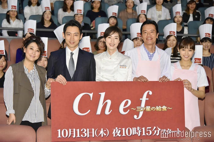 「Chef~三ツ星の給食~」に出演する(左から)友近、小泉孝太郎、天海祐希、遠藤憲一、川口春奈 (C)モデルプレス/ドラマ記者会見より(C)モデルプレス