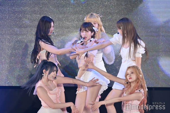 STAYC(C)モデルプレス