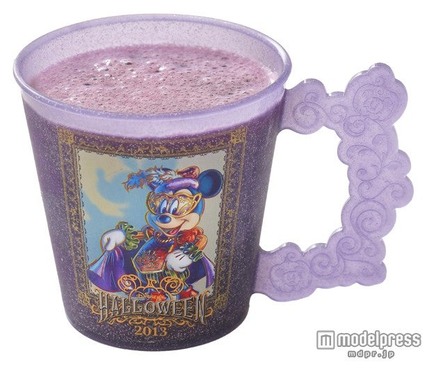 スペシャルドリンク、スーベニアカップ付き（C）Disney