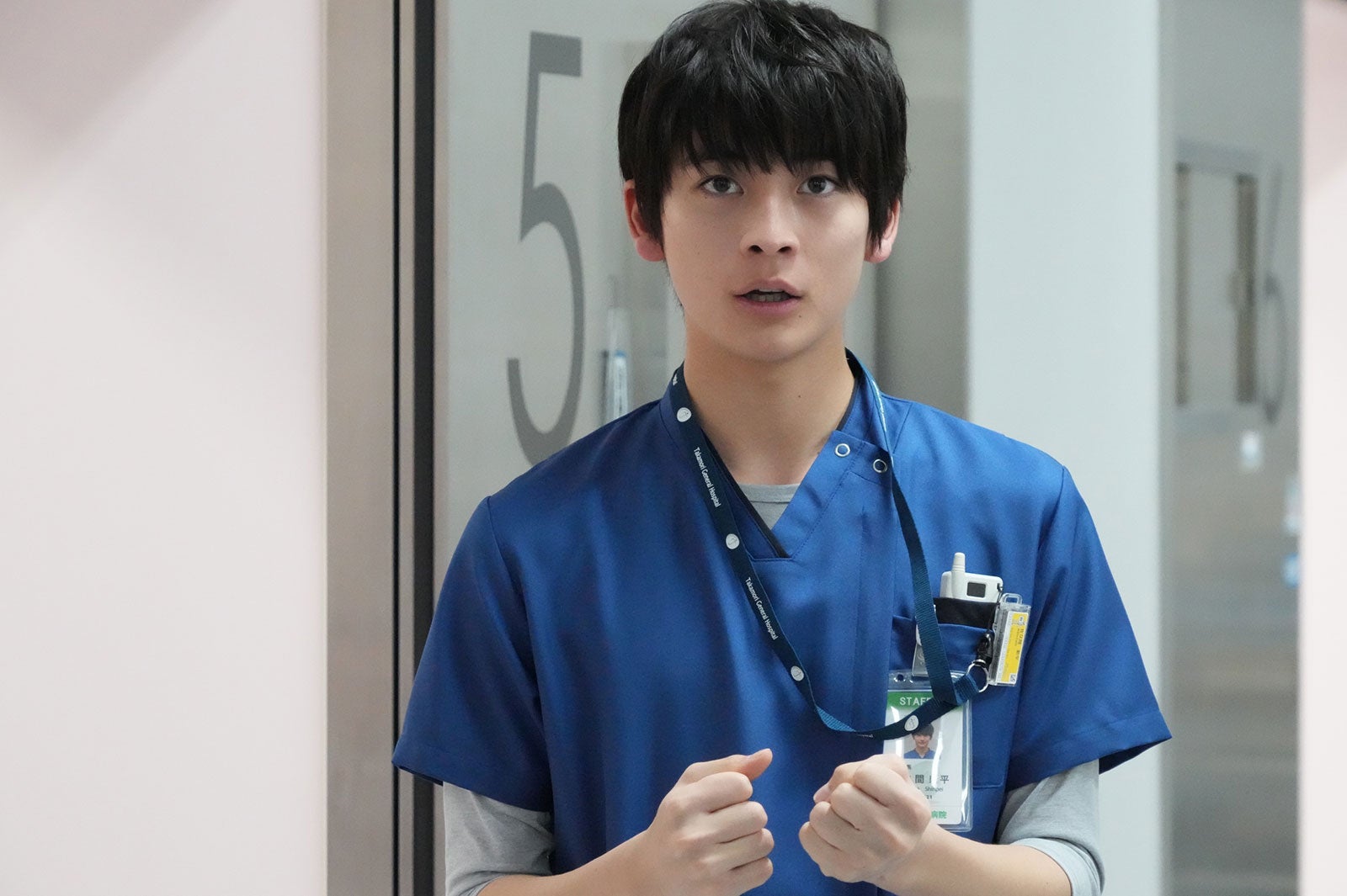 高橋文哉／「ドクターホワイト」第1話より（C）カンテレ