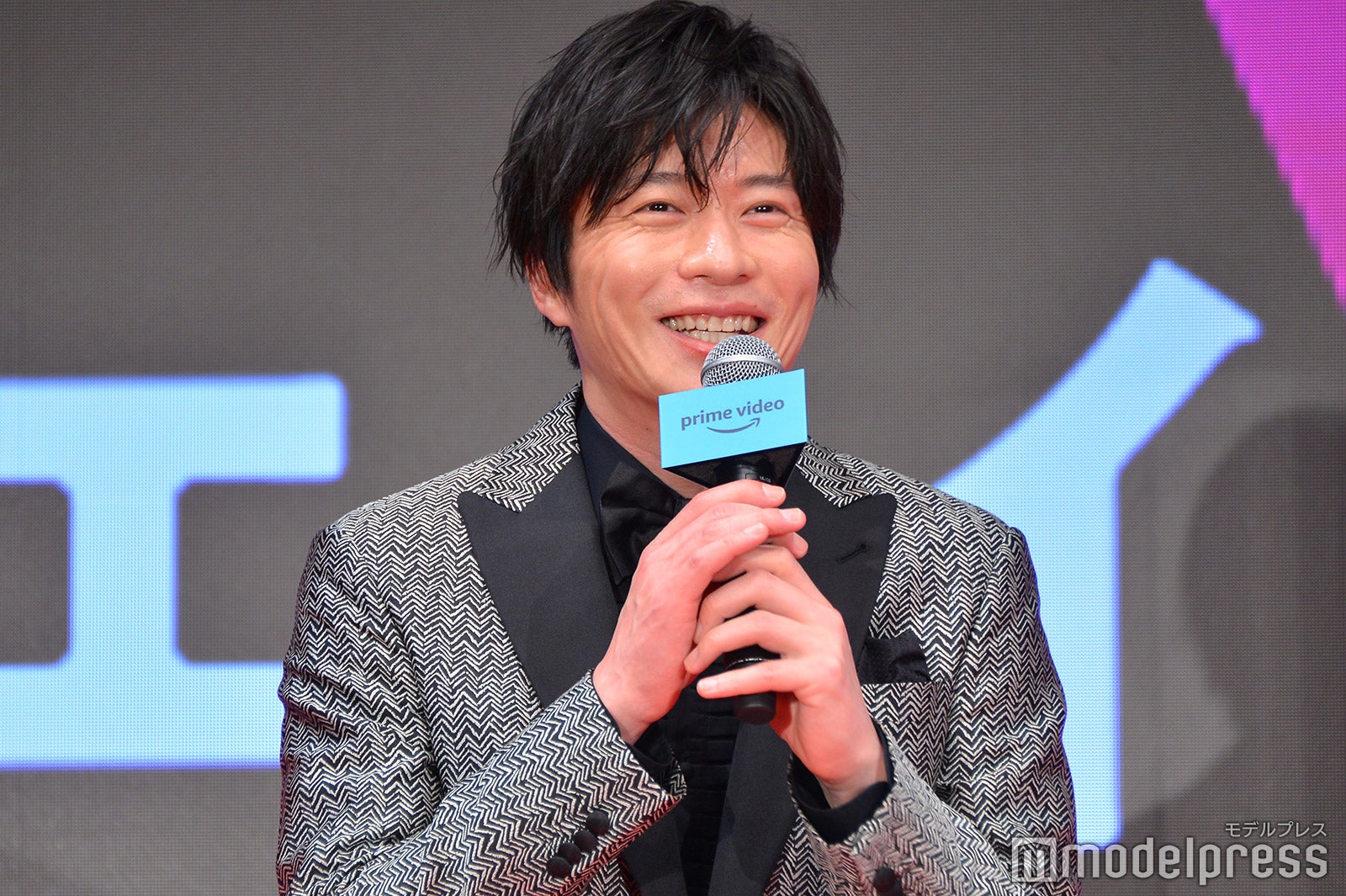 何を言っているのかよくわからなくなり笑ってごまかす田中圭（C）モデルプレス