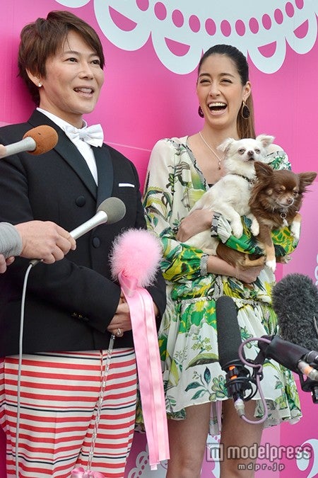 （左から）植松晃士、森泉