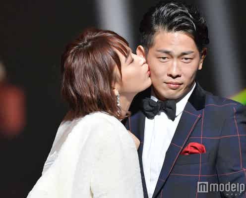 近藤千尋、夫・ジャンポケ太田にキス!アツアツステージに観客興奮<TGC広島2017>