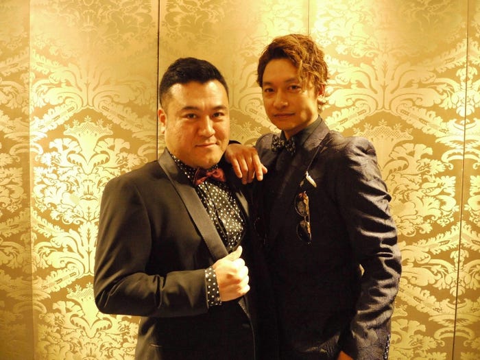 山崎弘也、香取慎吾(C)フジテレビ