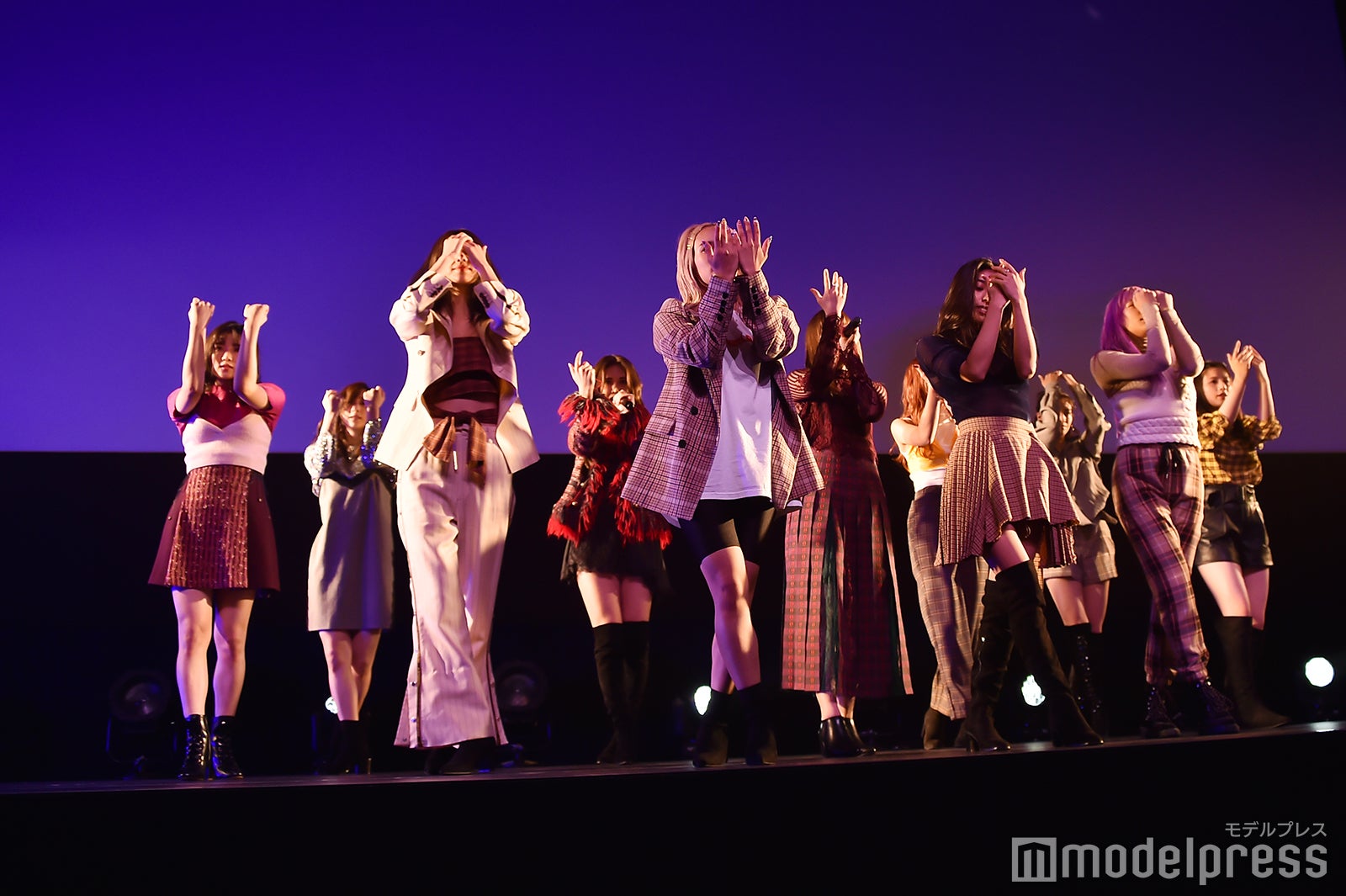 E-girls（C）モデルプレス