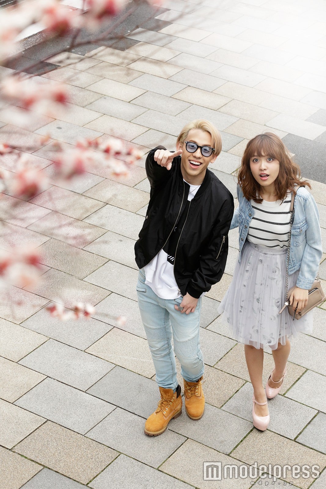 桜を見ながらデート／「JELLY」5月号（画像提供：ぶんか社）