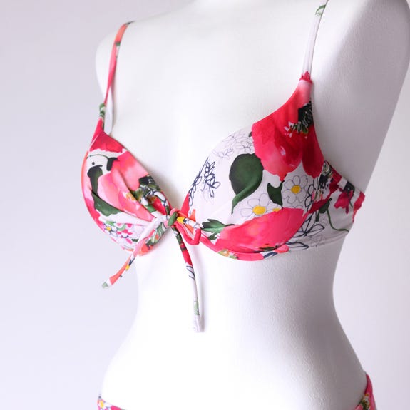 ポピー柄ワンピースビキニ「JILLSTUART」9,980円(+税)