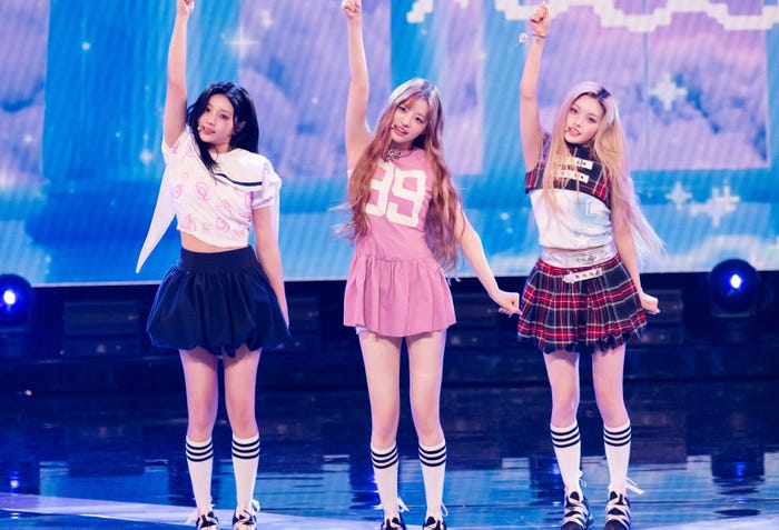 WONHEE(ウォンヒ)、MINJU(ミンジュ)、IROHA(イロハ)/ILLIT(C)NHK