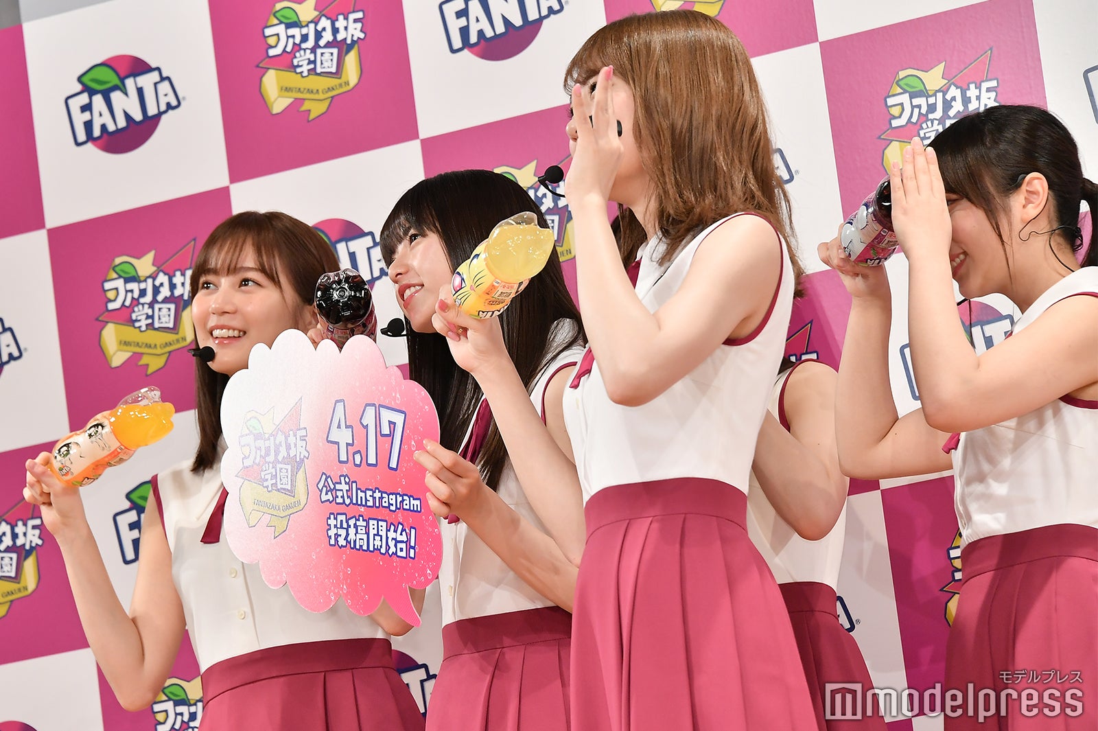 Instagramストーリーズ撮影中の乃木坂46（C）モデルプレス