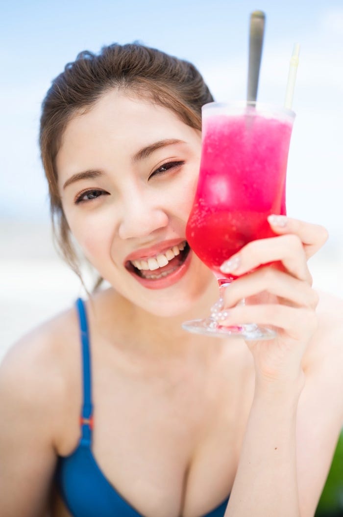 北川綾巴1st写真集より(画像添付:扶桑社)