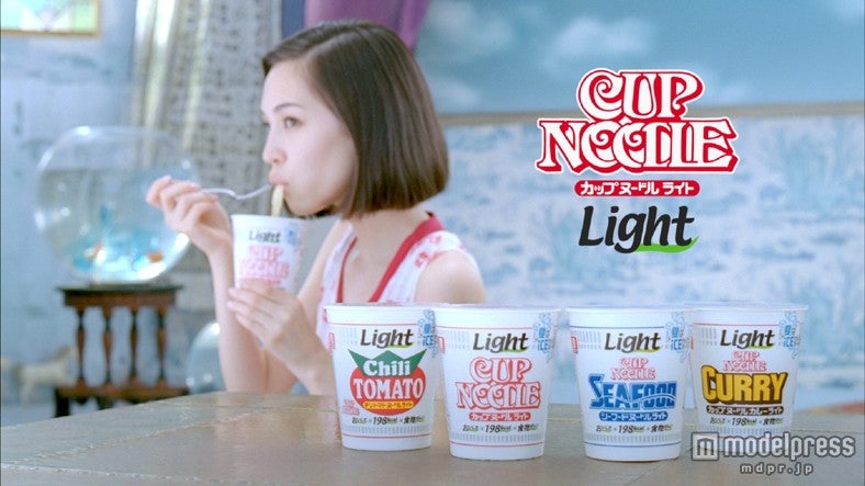 水原希子／ICEカップヌードル新CM「氷入れすぎた」篇より