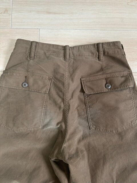 ベイカーパンツ　バックスタイル