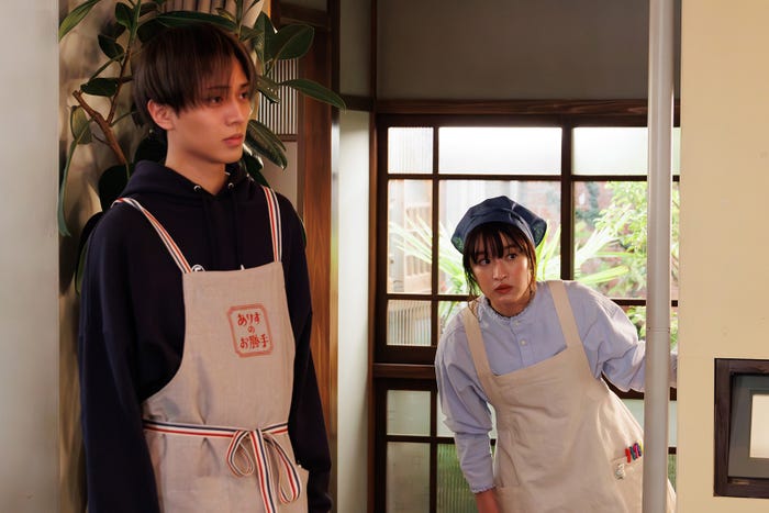 永瀬廉、門脇麦「厨房のありす」第2話より(C)日本テレビ