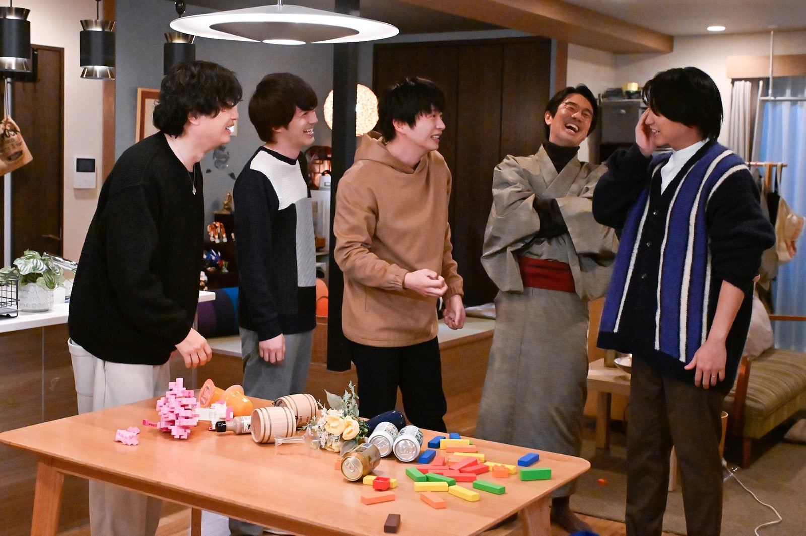 井浦新、林遣都、田中圭、眞島秀和、金子大地（C）テレビ朝日