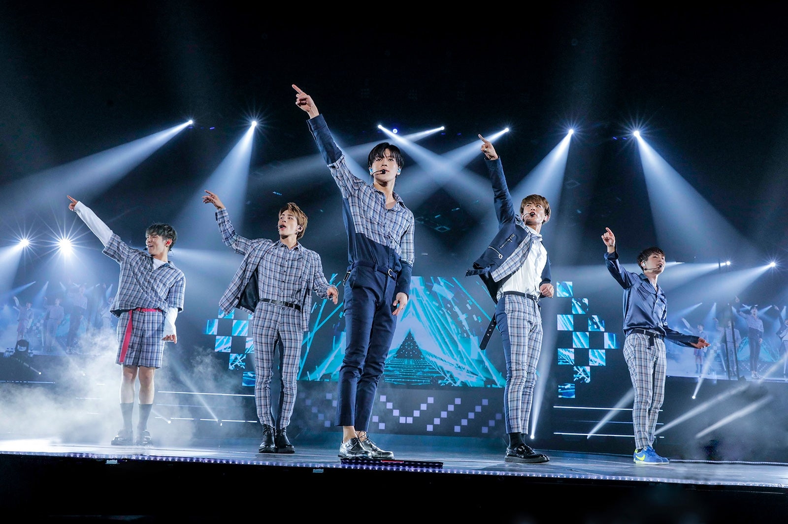 SHINee「SHINee WORLD V in JAPAN」より／Photo：HAJIME KAMIIISAKA