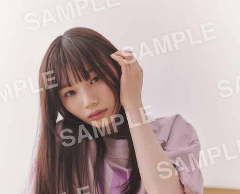 乃木坂46岡本姫奈、しっとりとした表情&ポーズで魅了<あの頃、乃木坂にいた>