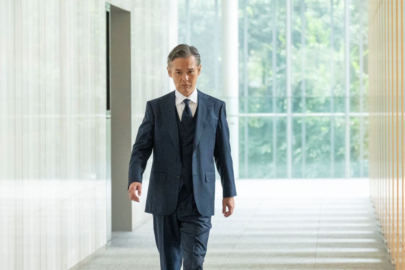 渡部篤郎／「アバランチ」第1話より（C）カンテレ・フジテレビ