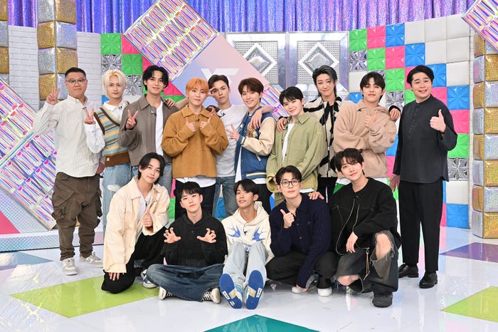 (左から)長谷川忍、SEVENTEEN、吉村崇(C)テレビ朝日