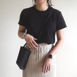 コーデに迷わない!夏→秋の季節の変わり目は黒Tシャツで乗り切ろう