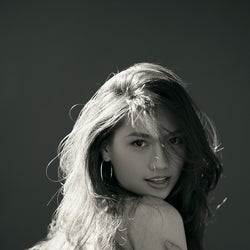 S Cawaii 初の外国人モデル加入 女優 歌手もこなす才能 美貌に 一目出会った時から虜 モデルプレス